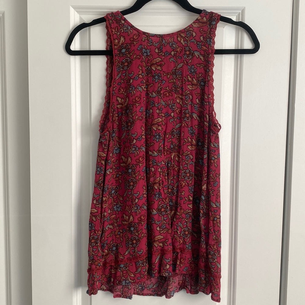 American Eagle sleeveless top, size small.